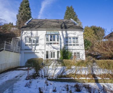 Individuelles Split-Level-Haus (7 Zimmer) in ruhiger Wohnlage in LA-Achdorf!