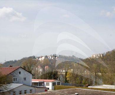 Helles Apartment mit Balkon und Küche