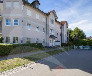 Zentral in Pocking: Schöne 3-Zimmer Dachgeschosswohnung