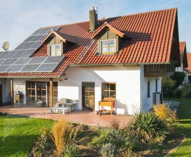 RESERVIERT – Gemütliches Landhaus mit Doppelgarage nähe Dingolfing!