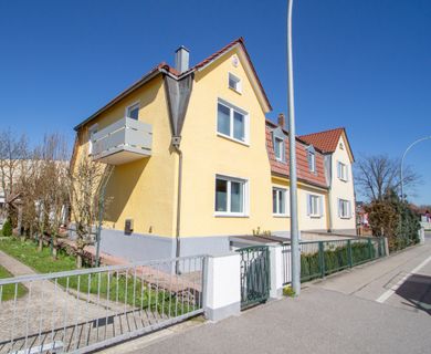 Große Doppelhaushälfte mit 4 Garagen in Landshut