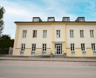 Geschäftsräume für Apotheke, Büro oder Praxis zu vermieten